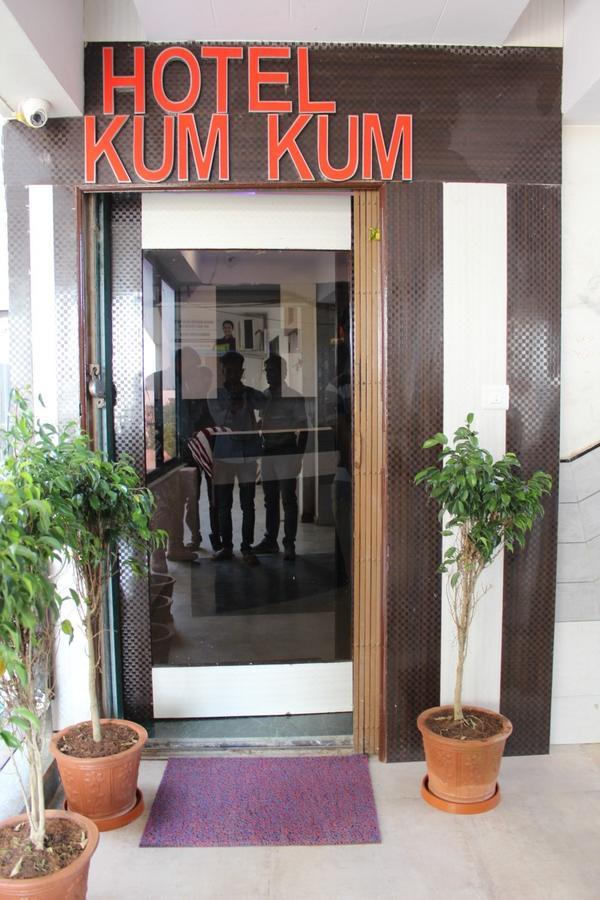Hotel Kum Kum Adalaj מראה חיצוני תמונה